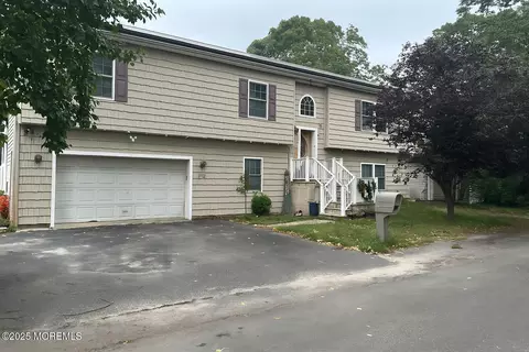 2132 Patton Rd, Toms River, NJ 08753