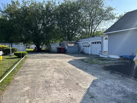 Exterior - 40 Third Ave, Berkeley, NJ 08721 photo 1 of 3