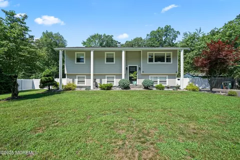 56 Walter Dr, Jackson, NJ 08527