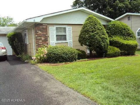 6 Hardy Ct, Brick, NJ 08724