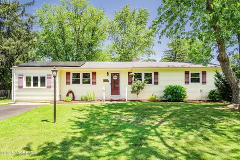 6 Redwood Rd, Howell, NJ 07731
