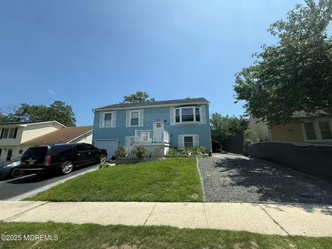 153 Schooner Ave, Barnegat, NJ 08005