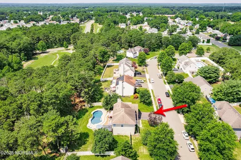 86 Lorelei Dr, Howell, NJ 07731