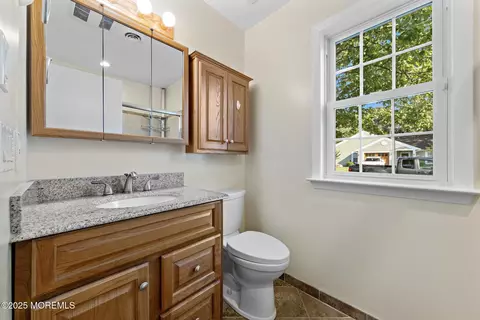 Bath - 40 Canterbury Dr, Forked River, NJ 08731 photo 3 of 4