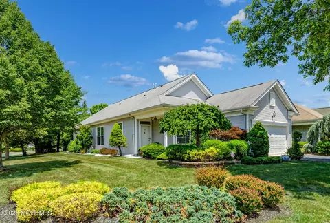 32 Waltham Way, Jackson, NJ 08527