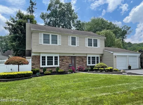 162 Ivy Hill Dr, Aberdeen, NJ 07747