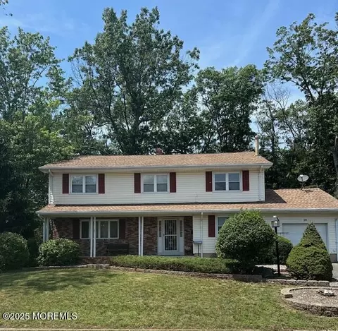 10 Chestnut Hill Rd, Howell, NJ 07731