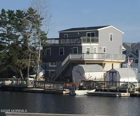 27 Robert Dr, Beach Haven West, NJ 08050