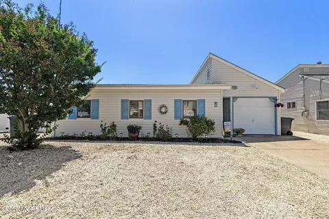 23 Florence Ln, Beach Haven West, NJ 08050