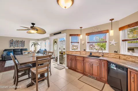 Kitchen - 1007 Aloha Dr, Forked River, NJ 08731 photo 5 of 5