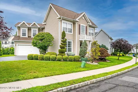 8 Isabel Ct, Morganville, NJ 07751