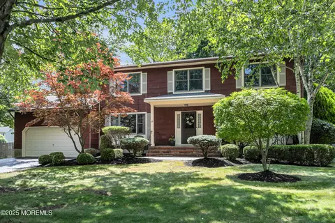 68 Rockwell Cir, Marlboro, NJ 07746
