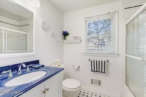 Bath - 48 Crest Dr, Brick, NJ 08724 photo 2 of 2