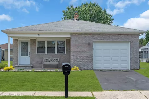 171 Biabou Dr, Toms River, NJ 08757