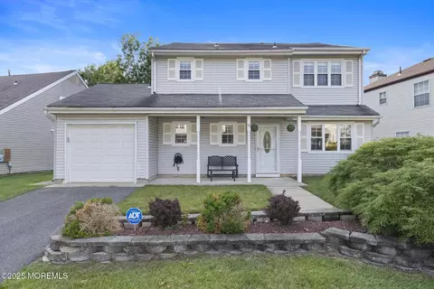 55 Nottingham Dr #21, Old Bridge, NJ 08857
