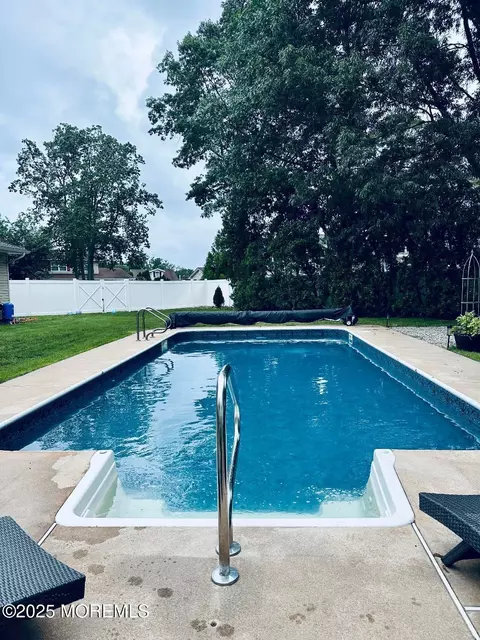 Exterior - 412 Steuben Ave, Forked River, NJ 08731 photo 7 of 10