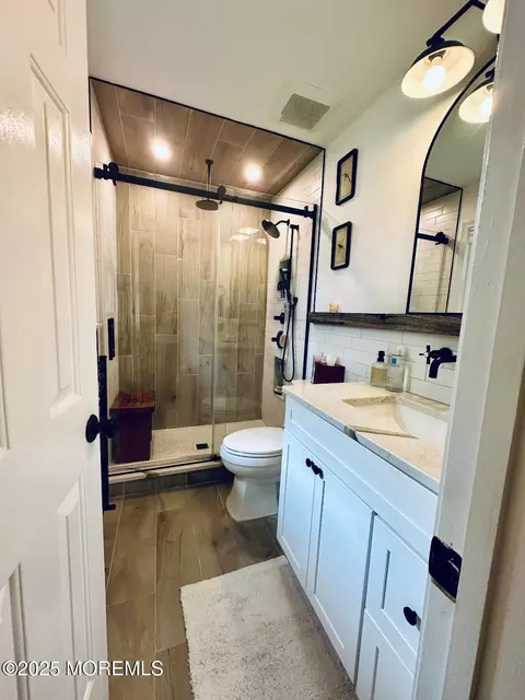 Bath - 412 Steuben Ave, Forked River, NJ 08731 photo 5 of 6