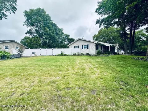 Exterior - 412 Steuben Ave, Forked River, NJ 08731 photo 5 of 10