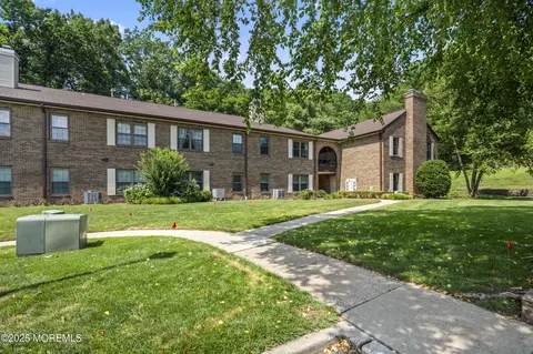 311 Wellington Pl, Aberdeen, NJ 07747