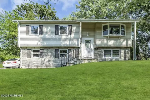 123 Susan Dr, Jackson, NJ 08527