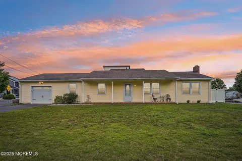 716 Beach Blvd, Forked River, NJ 08731