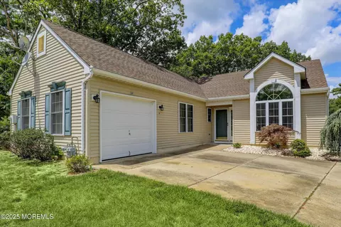 6 Thatcher Ct, Jackson, NJ 08527 photo 5