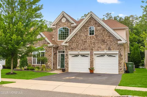 51 Forsgate Way, Lakewood, NJ 08701