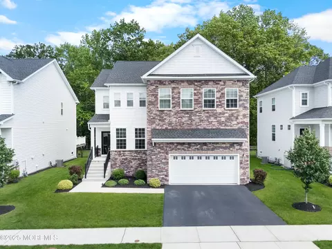 19 Kronenberg St, Tinton Falls, NJ 07724