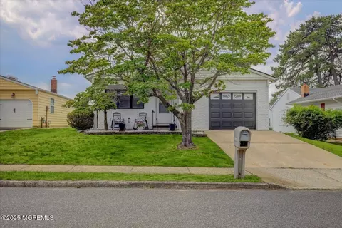 29 Sabinas St, Toms River, NJ 08757