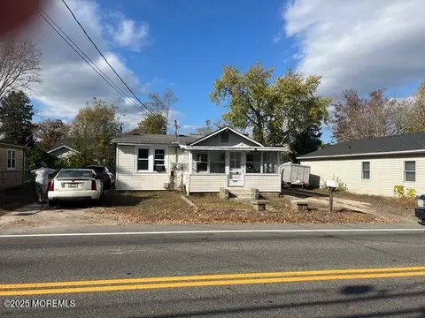 240 Beachwood Blvd, Beachwood, NJ 08722