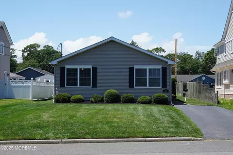 305 11th Ave, Spring Lake Heights, NJ 07762
