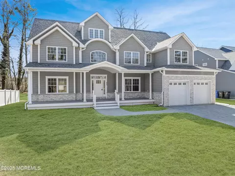 837 Naryshkin Way, Toms River, NJ 08753