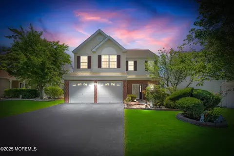 6 Brownstone Rd, East Windsor, NJ 08520