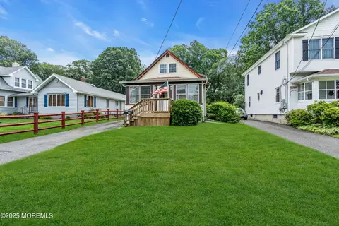 833 Lincoln St, Middletown, NJ 07748
