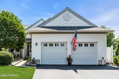 6 Amalfi Ct, Manchester, NJ 08759
