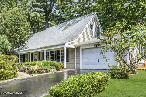 9 Jubilee Cir, Aberdeen, NJ 07747