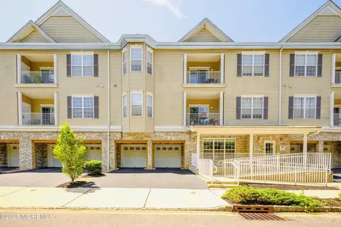203 Canterbury Ln, Morganville, NJ 07751