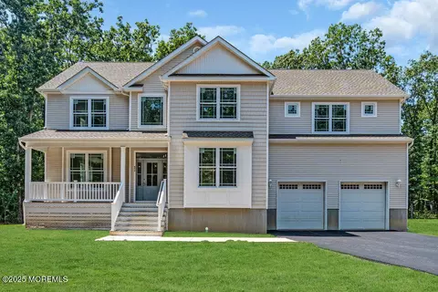 867 Woodbury Dr, Jackson, NJ 08527