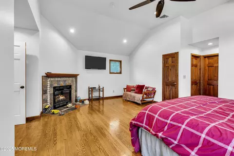 Bedroom - 40 Centerville Rd, Holmdel, NJ 07733 photo 3 of 7