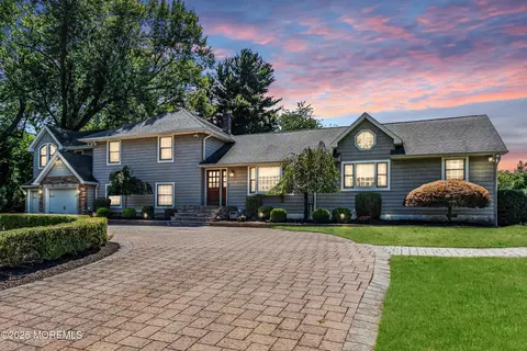 40 Centerville Rd, Holmdel, NJ 07733