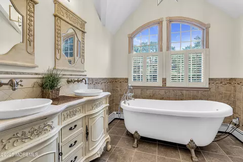 Bath - 40 Centerville Rd, Holmdel, NJ 07733 photo 2 of 8