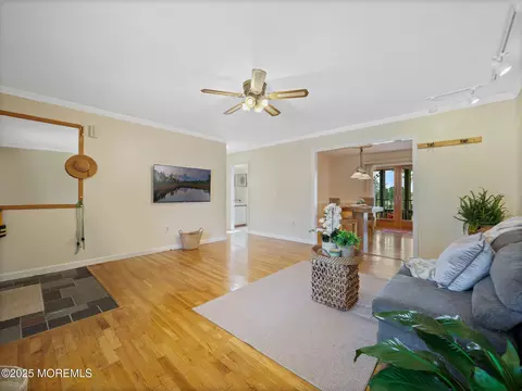 Living - 962 Columbus Dr, Brick, NJ 08724 photo 2 of 3