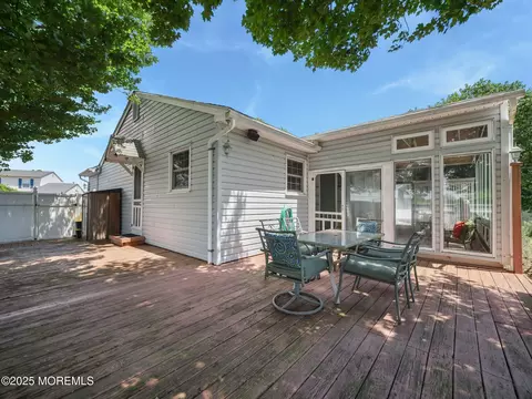 Exterior - 962 Columbus Dr, Brick, NJ 08724 photo 5 of 6