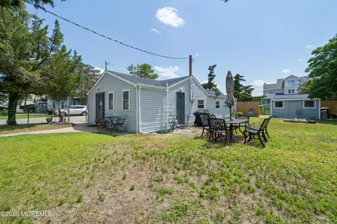 Exterior - 1417 Beach Blvd, Forked River, NJ 08731 photo 3 of 7