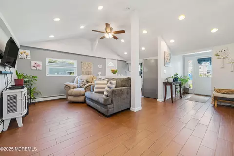 Entry Way - 1417 Beach Blvd, Forked River, NJ 08731 photo 2 of 3
