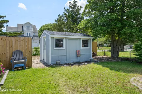 Exterior - 1417 Beach Blvd, Forked River, NJ 08731 photo 6 of 7