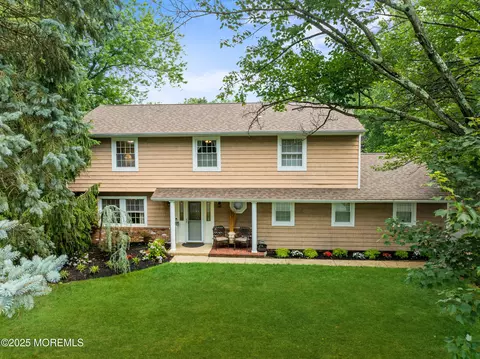 7 Turnberry Dr, Lincroft, NJ 07738