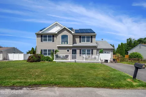 1020 Sarasota Dr, Forked River, NJ 08731
