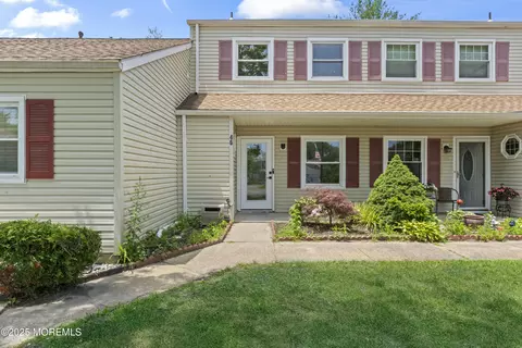 46 S Seas Ct, Barnegat, NJ 08005