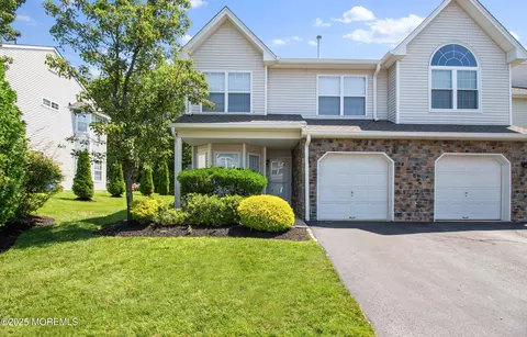 9 Nutmeg Ct, Tinton Falls, NJ 07753